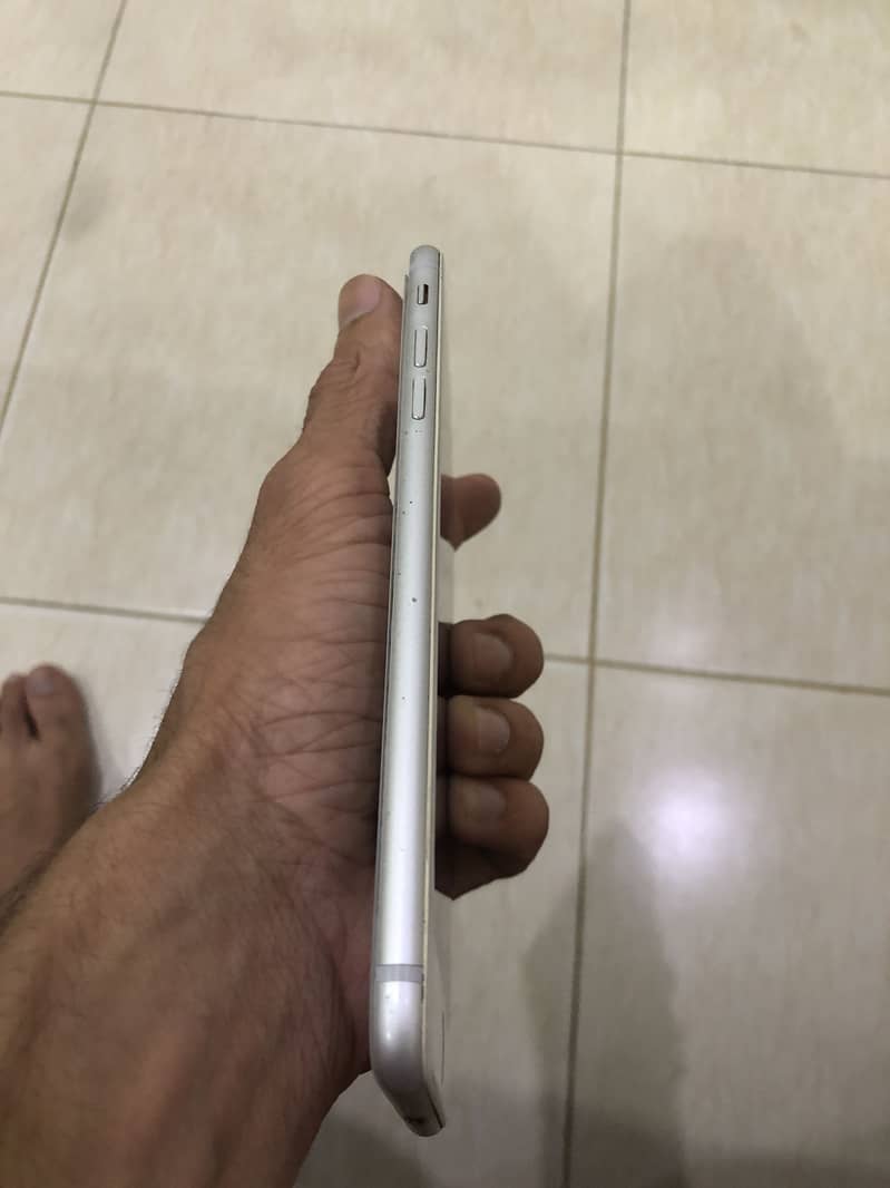 Apple iPhone 8 Plus 4