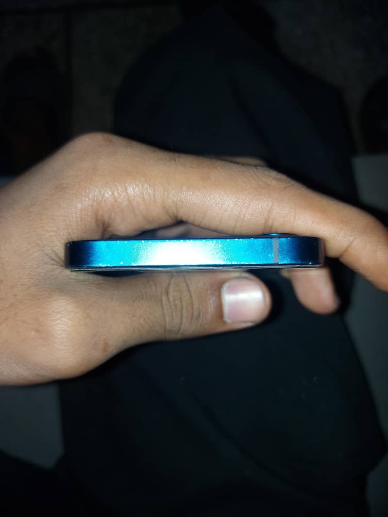 Apple iPhone 12 2