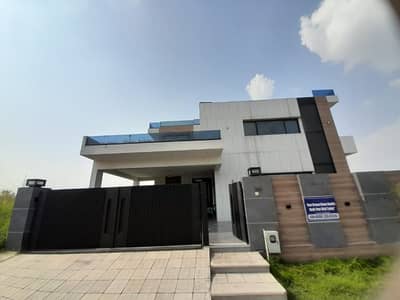 1 Kanal Designer House Available In DHA Phase 5