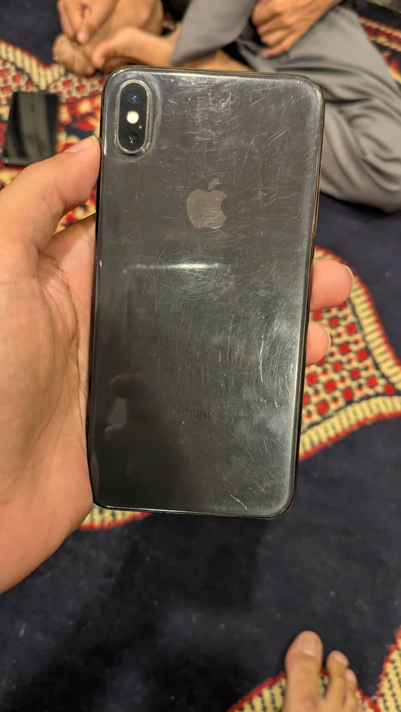 Apple iPhone XS Max 2