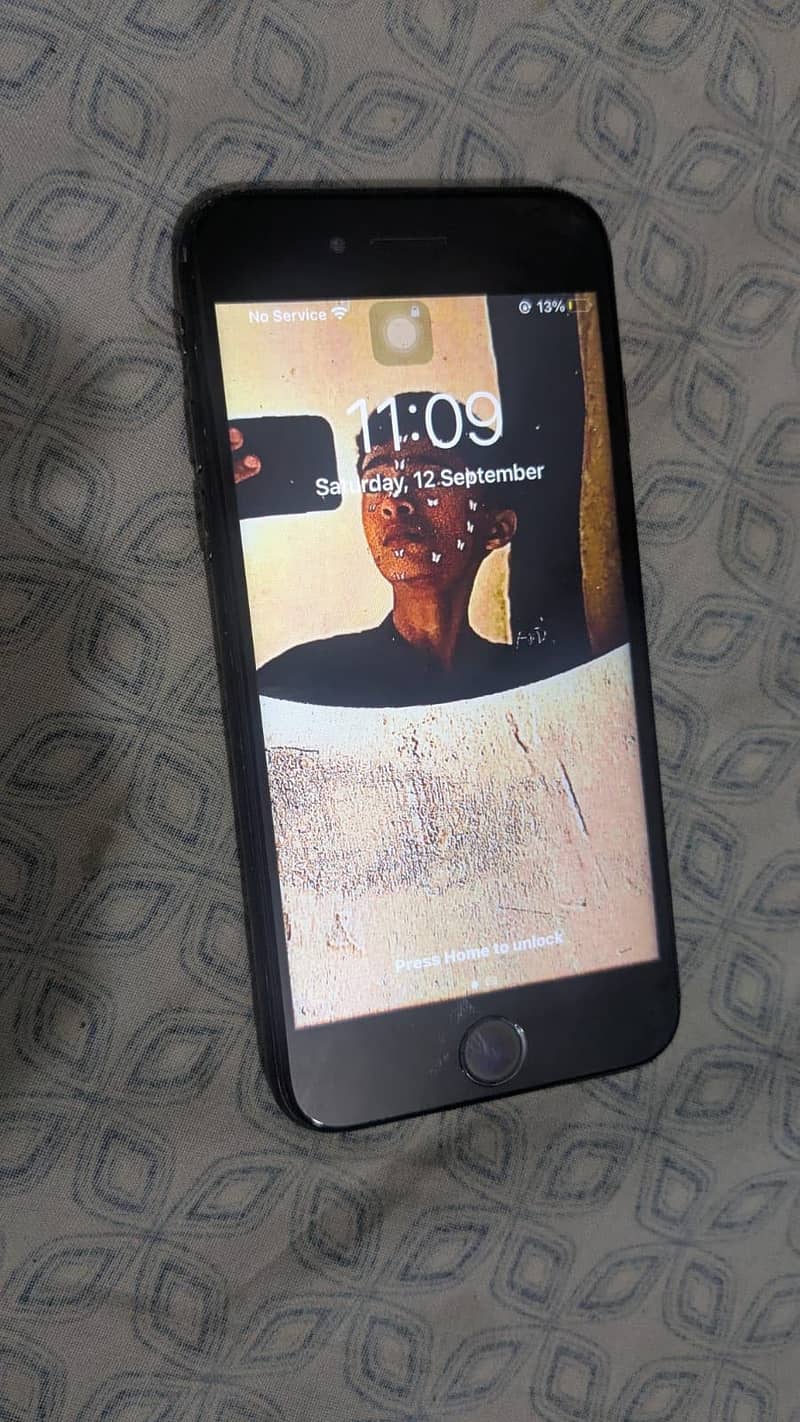 Apple iPhone 7 2