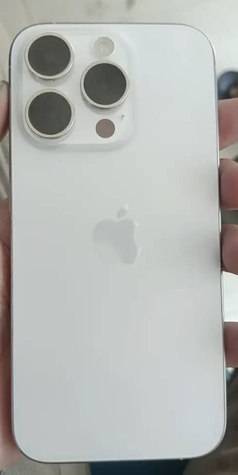 Apple iPhone 15 Pro 0