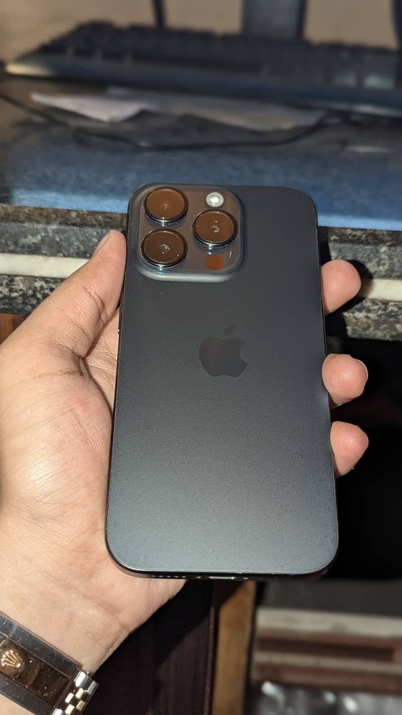 Apple iPhone 15 Pro 6