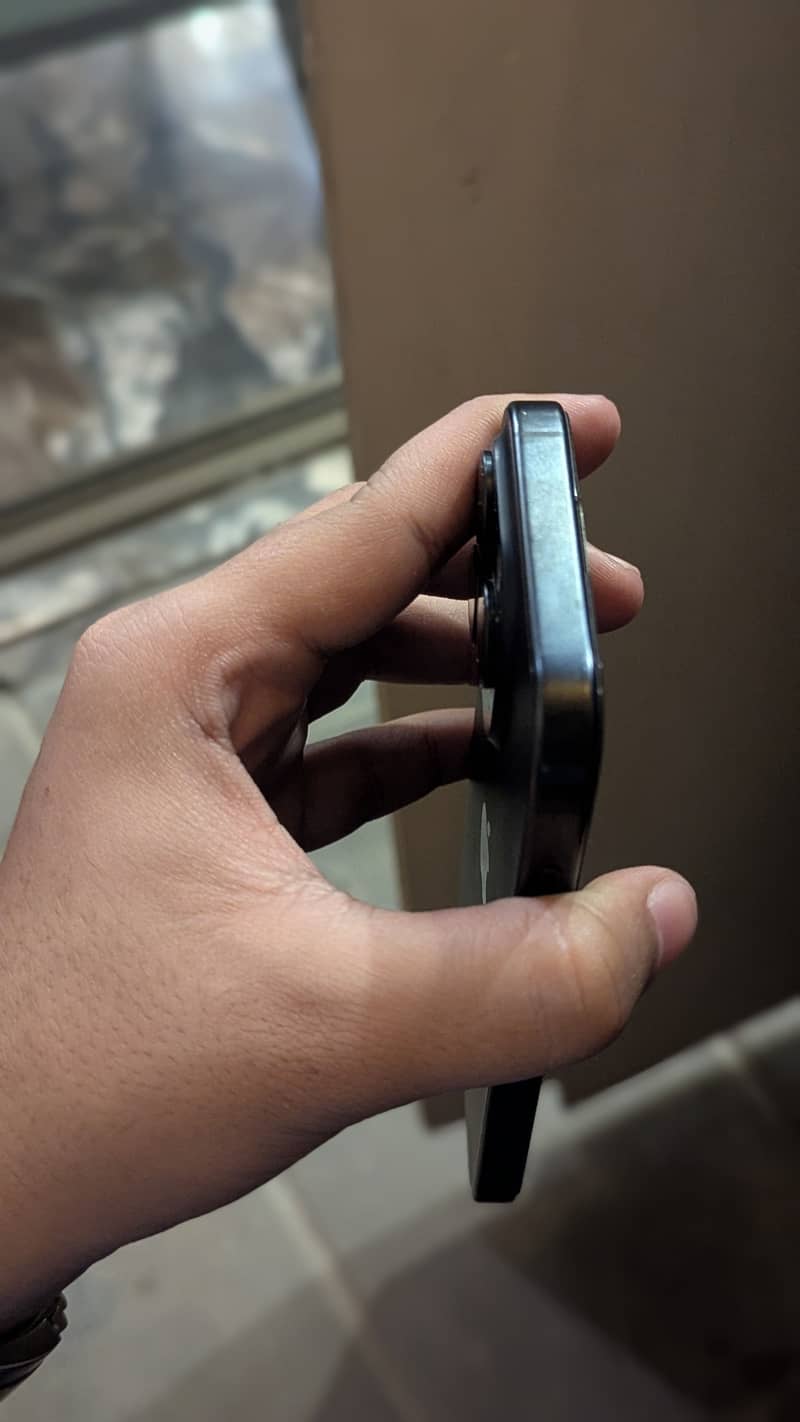 Apple iPhone 15 Pro 2