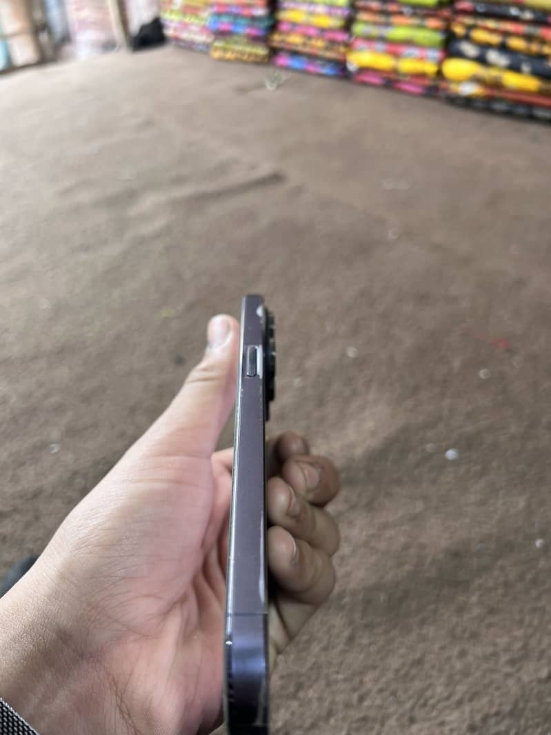 Apple iPhone 14 Pro Max 0
