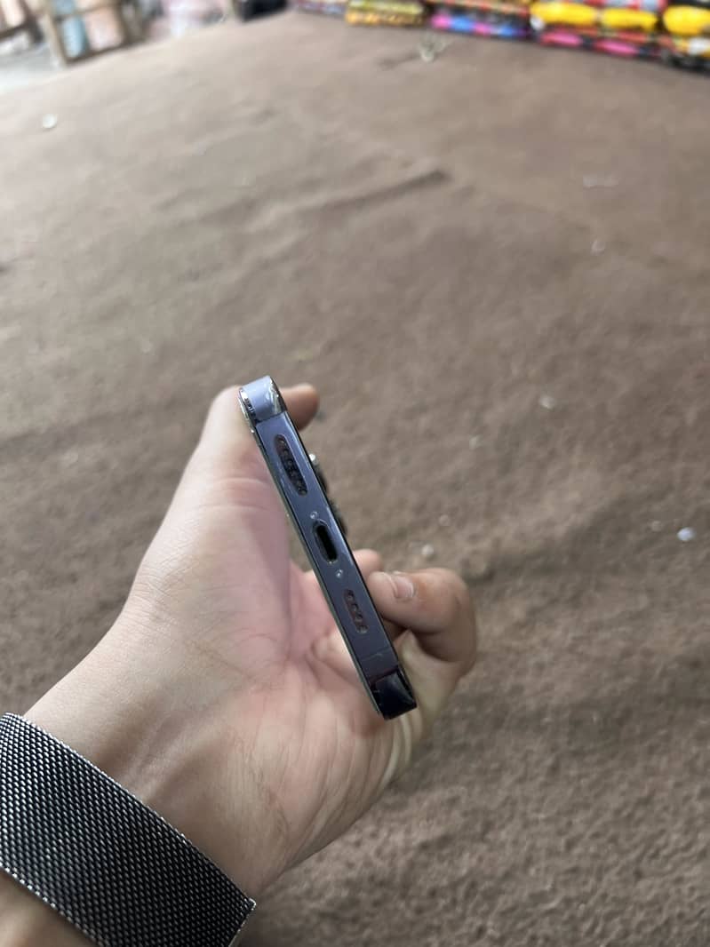Apple iPhone 14 Pro Max 4