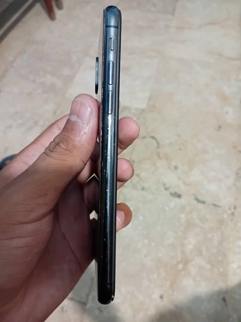 Apple iPhone X 3