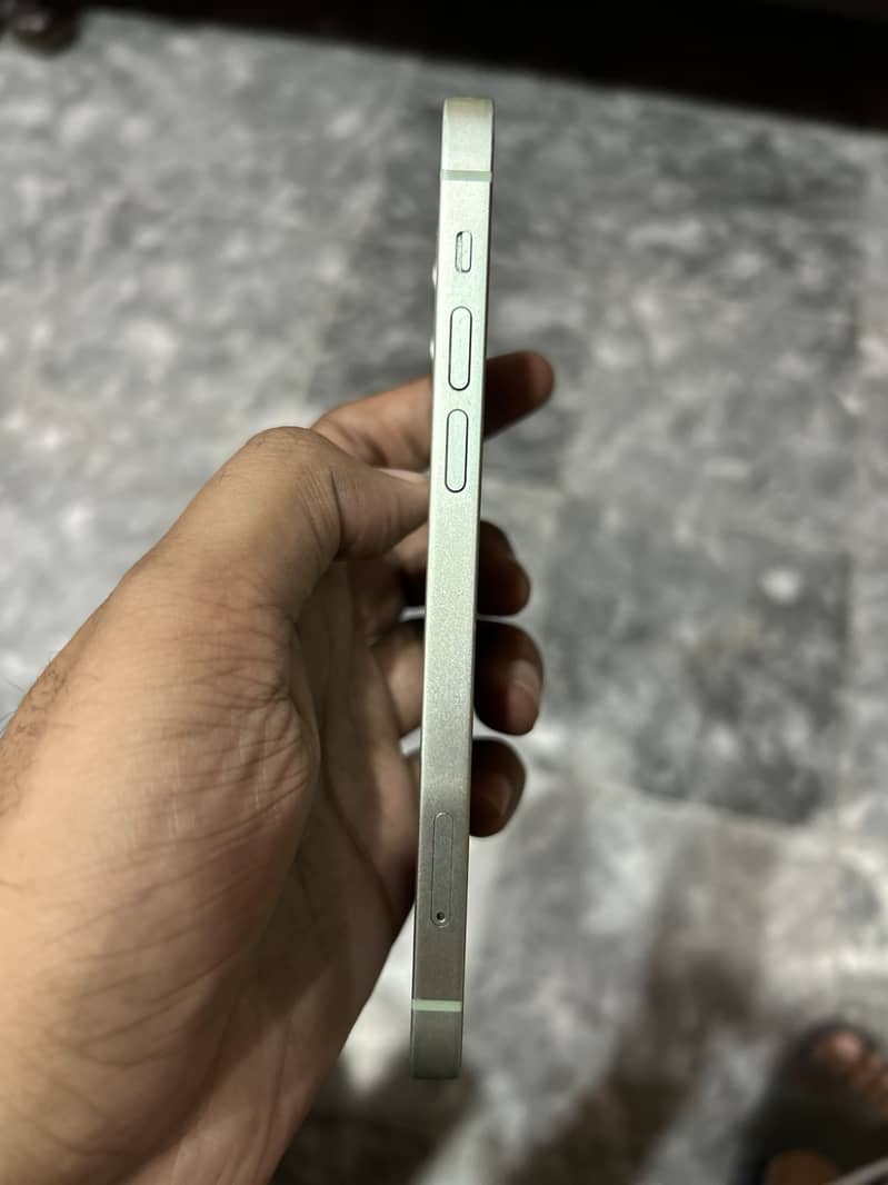 Apple iPhone 12 1