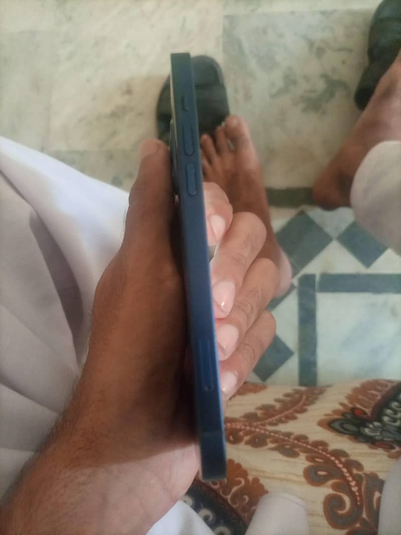 Apple iPhone 12 0