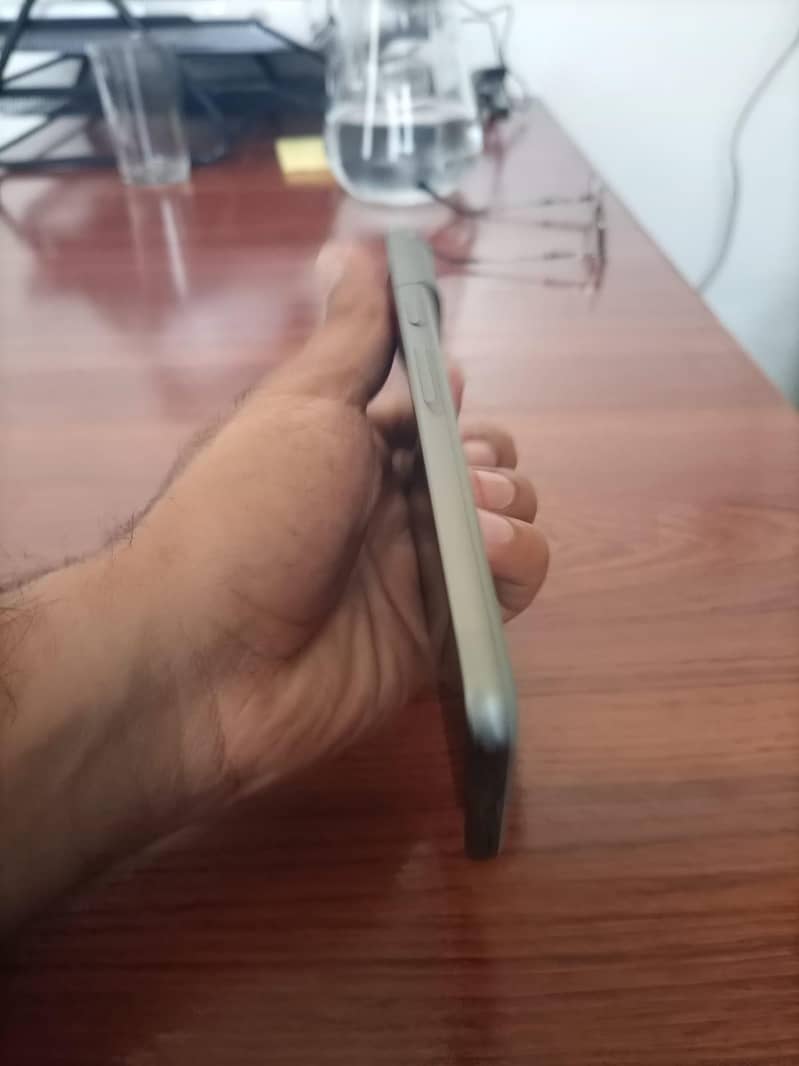 Google Pixel 8 3