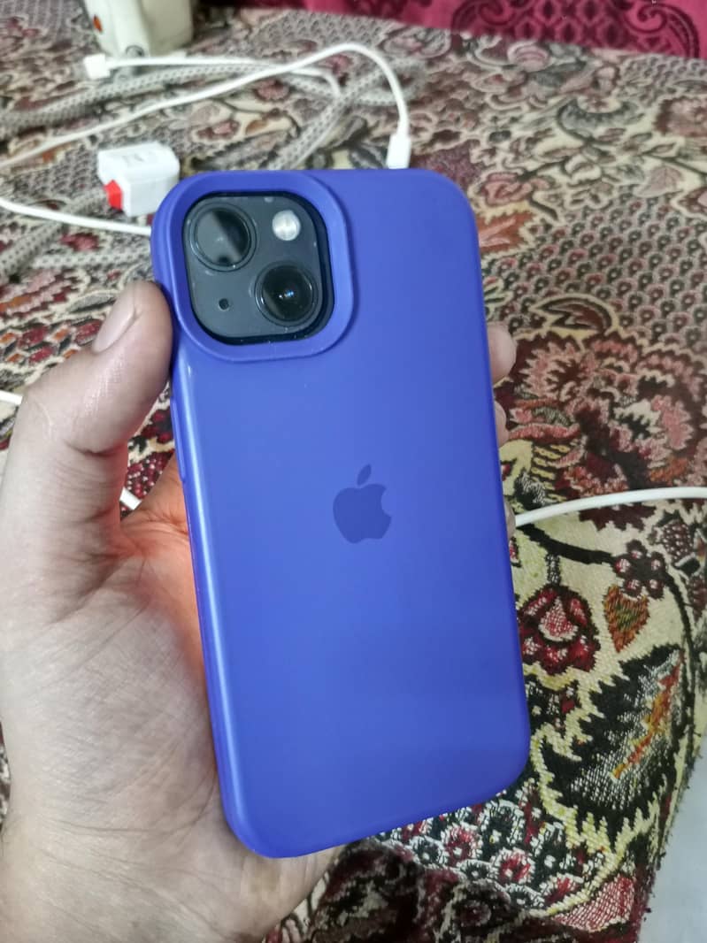 Apple iPhone 13 0