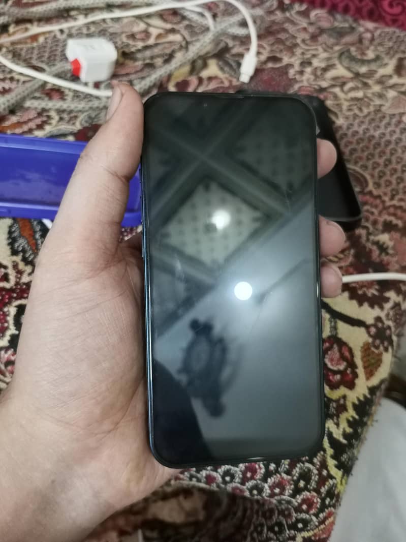 Apple iPhone 13 2