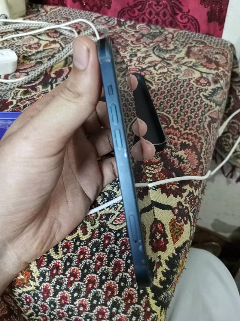 Apple iPhone 13 3