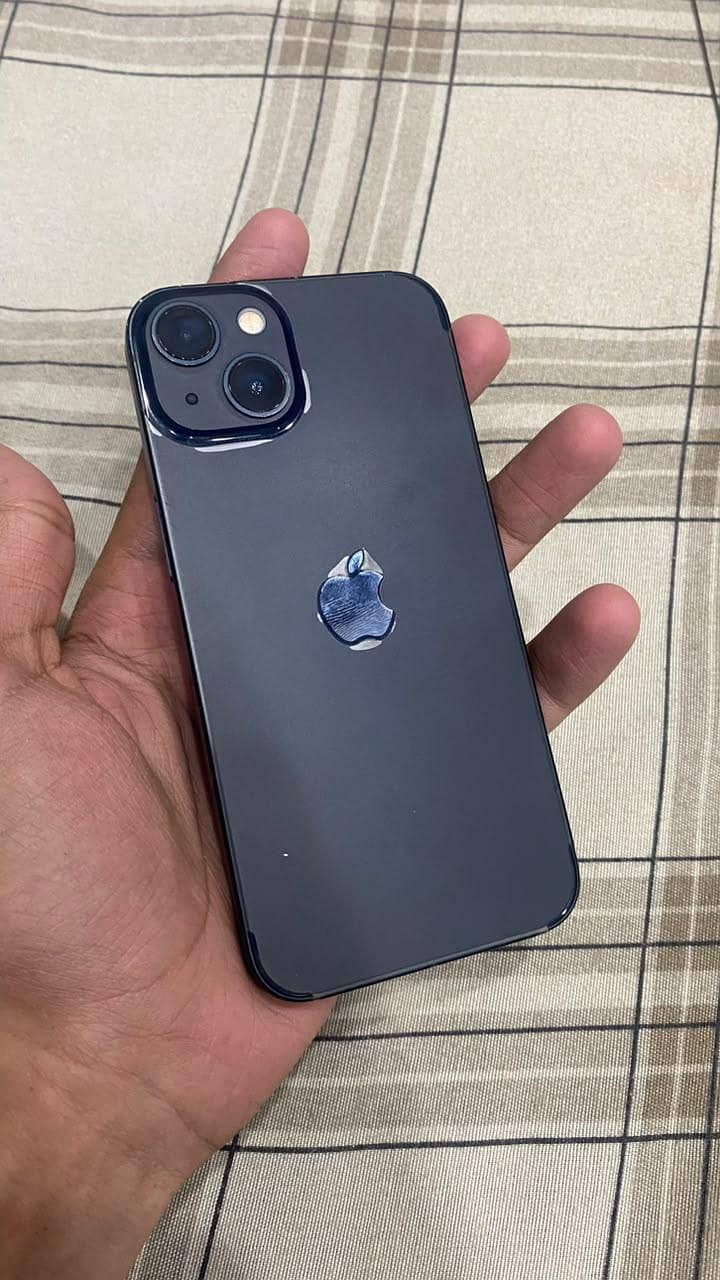 Apple iPhone 13 4