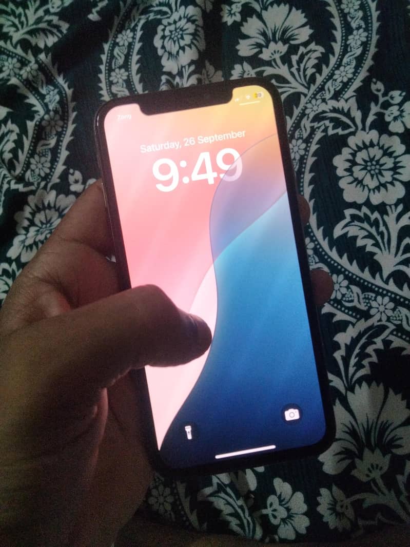Apple iPhone XS 5
