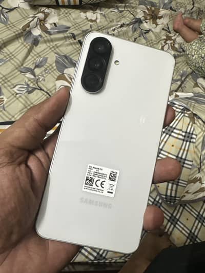 Samsung Mobile A56 (5G) 8-256 urgent sale