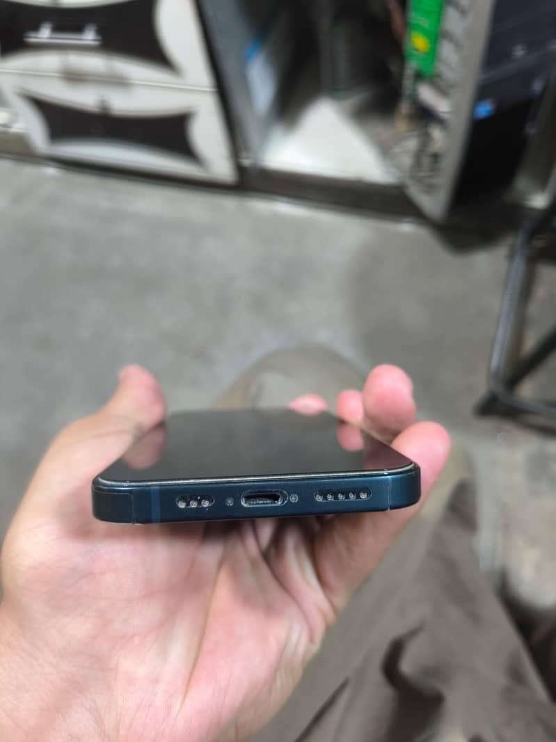 Apple iPhone 13 4