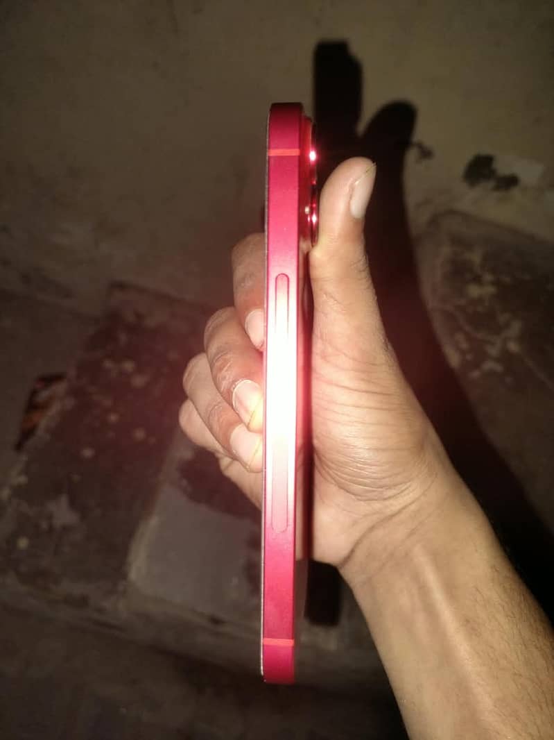 Apple iPhone 14 4