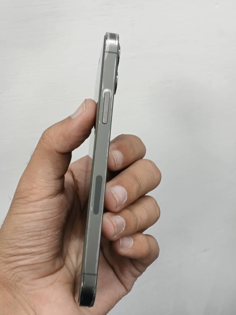 Apple iPhone 12 Pro 6