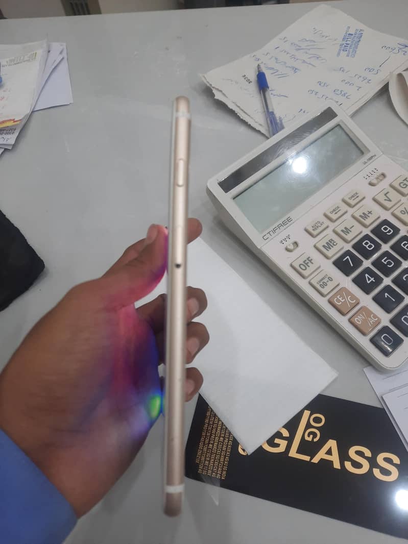 Apple iPhone 6S Plus 2