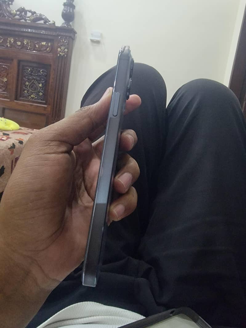 Apple iPhone 13 Pro Max 3