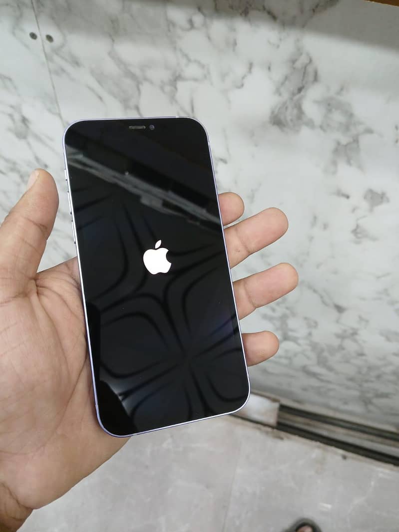 Apple iPhone 12 6