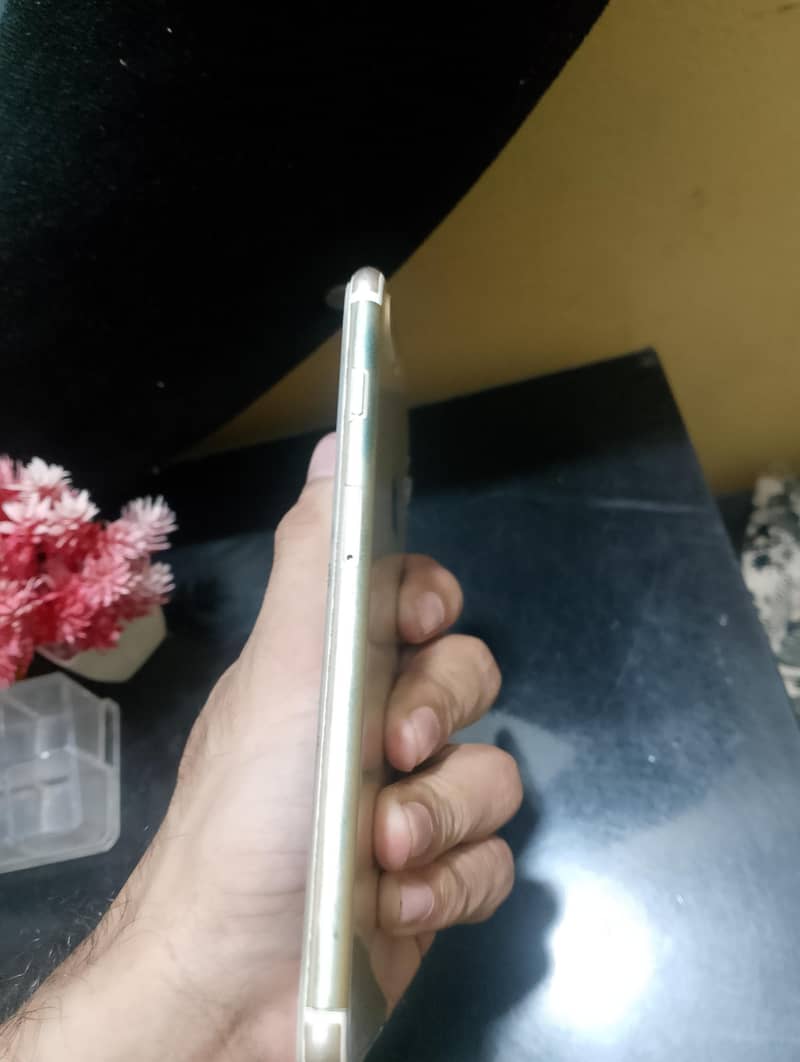 Apple iPhone 7 Plus 3