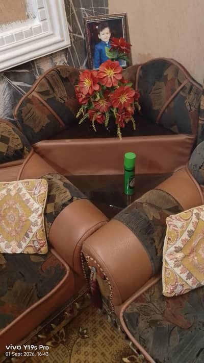 7 seater sofa 10 by 10 condition