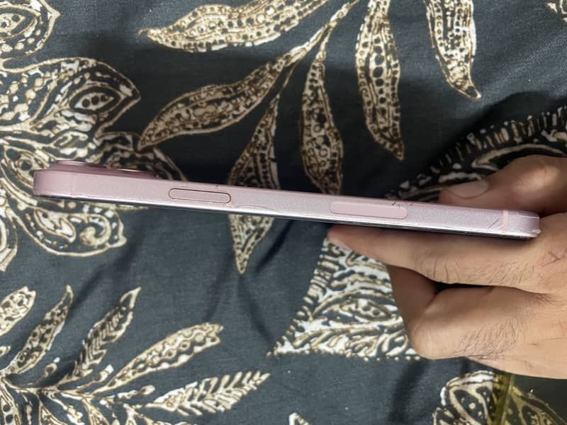 Apple iPhone 15 plus 3