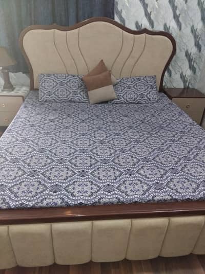 Master Bed with side tables & dressing