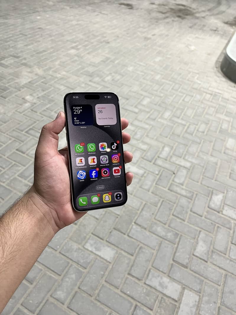 Apple iPhone 15 Pro Max 5