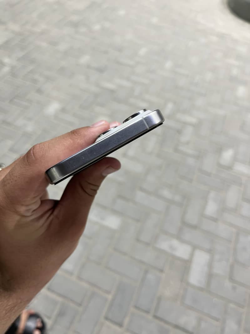 Apple iPhone 15 Pro Max 8