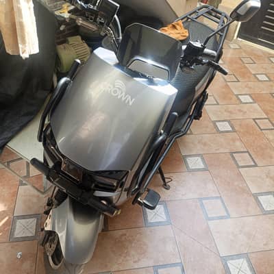 Crown Flash Pro Electric Scooty