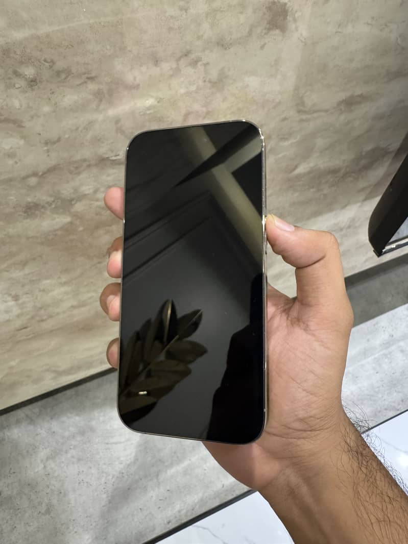 Apple iPhone 14 Pro 2