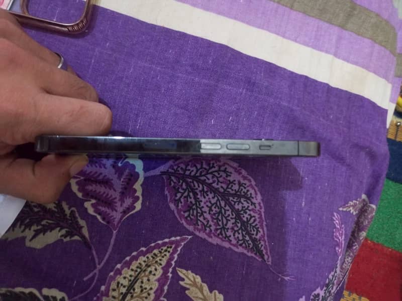 Apple iPhone 13 Pro 1