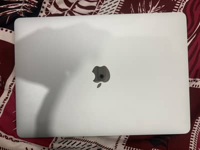 Mac book 2020 air core i5 2 gb graphic card