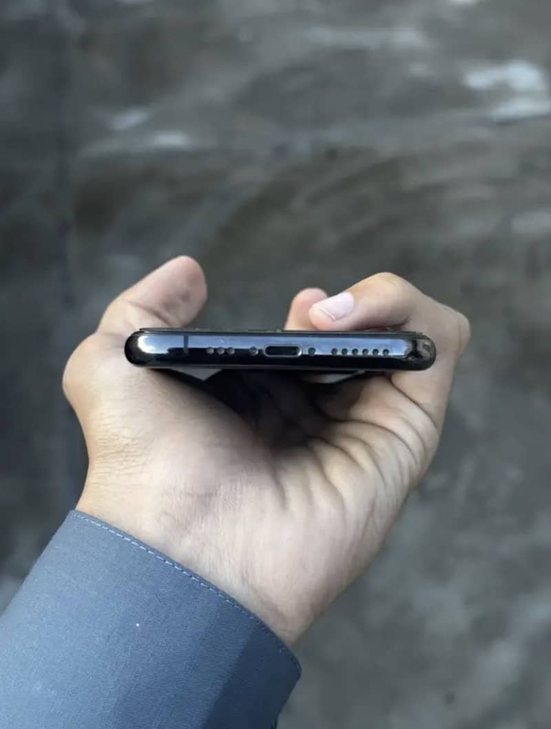 Apple iPhone 11 Pro 8