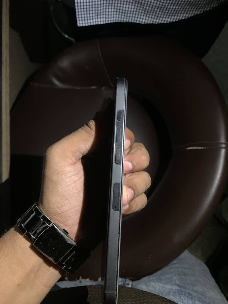 Apple iPhone 16 Pro Max 2
