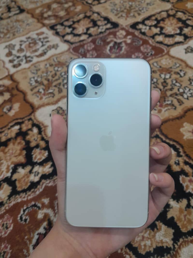 Apple iPhone 11 Pro 1