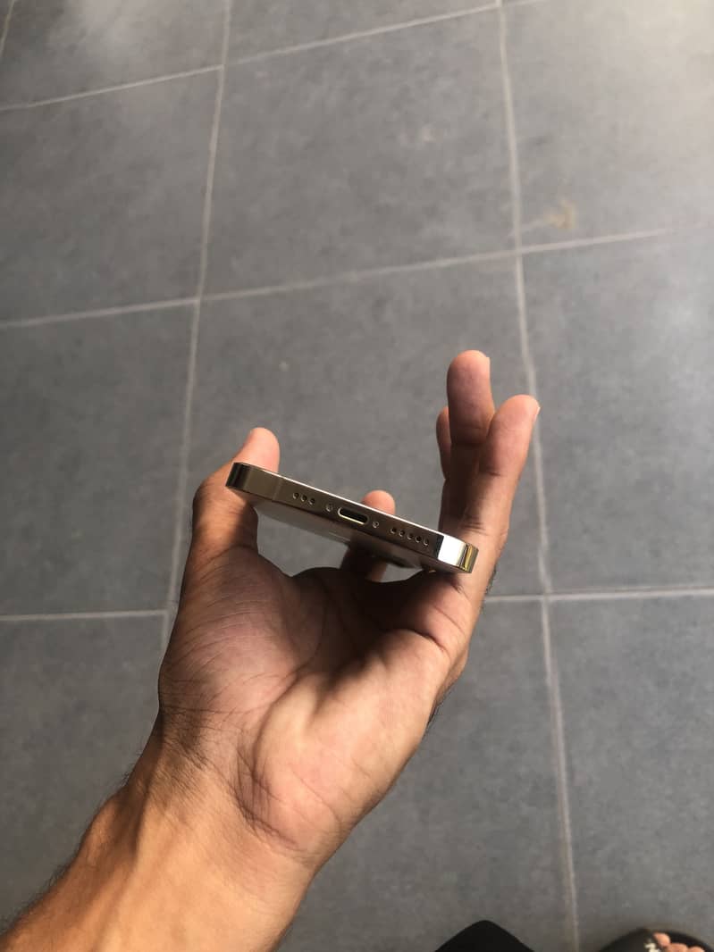 Apple iPhone 12 Pro 3