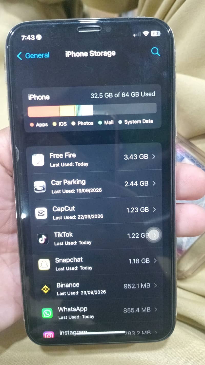 Apple iPhone X 4