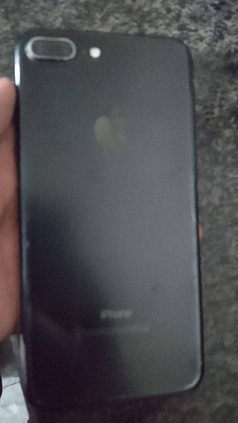 Apple iPhone 7 Plus 1