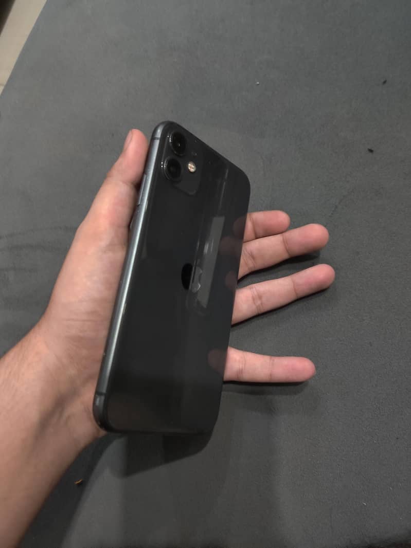 Apple iPhone 11 3