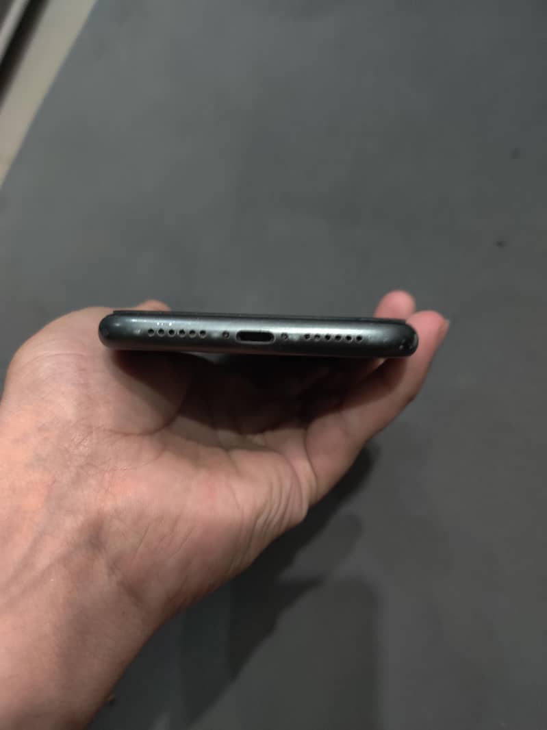 Apple iPhone 11 5
