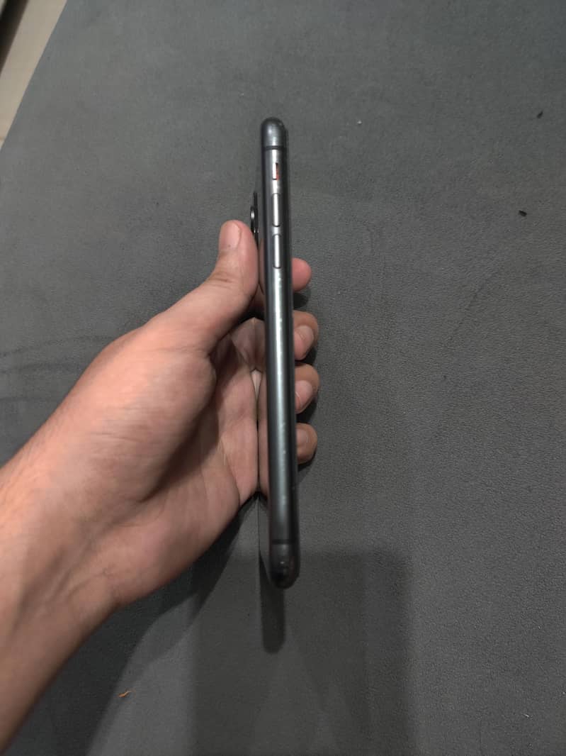Apple iPhone 11 6