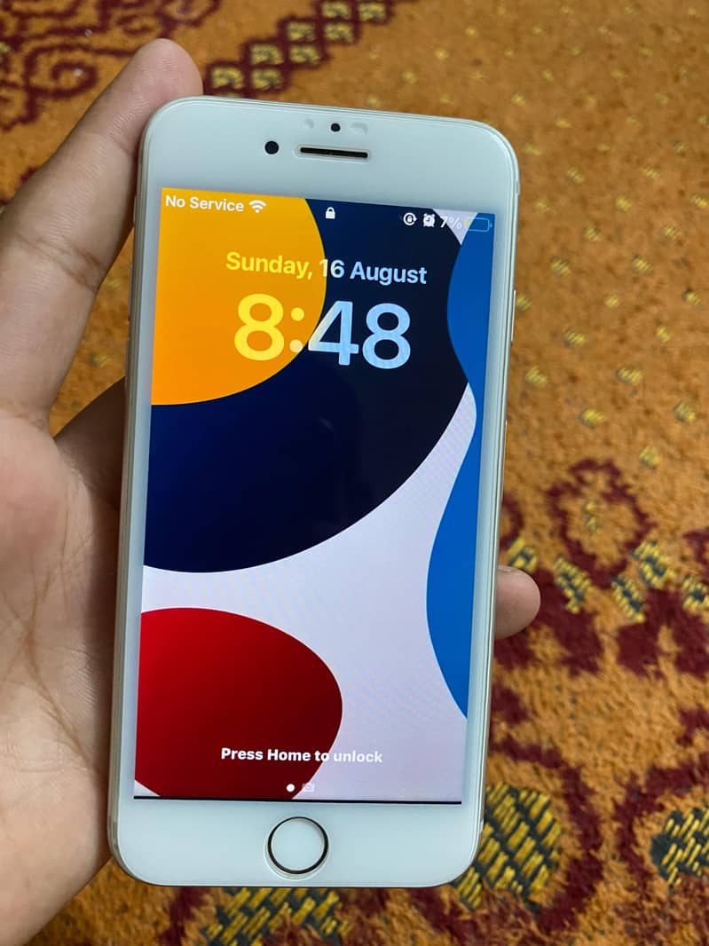 Apple iPhone 8 1