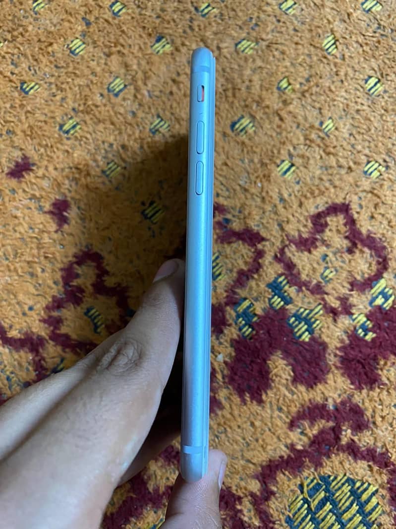 Apple iPhone 8 5