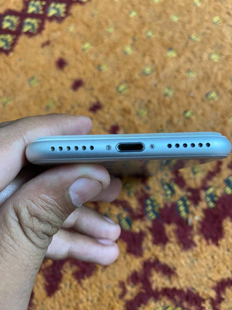 Apple iPhone 8 7
