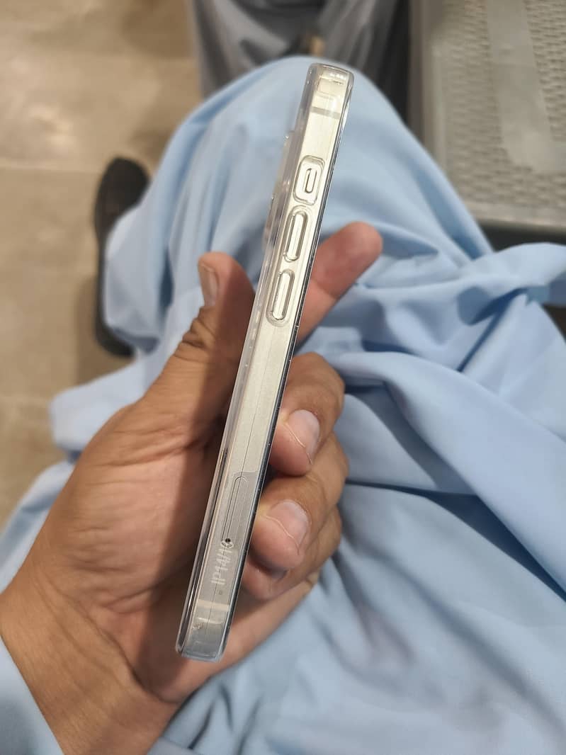 Apple iPhone 14 2