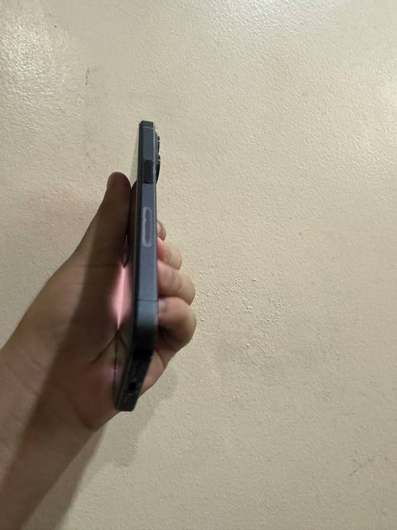 Apple iPhone 15 pro 1